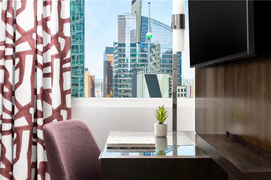 Фото Hilton Garden Inn New York-Times Square Central