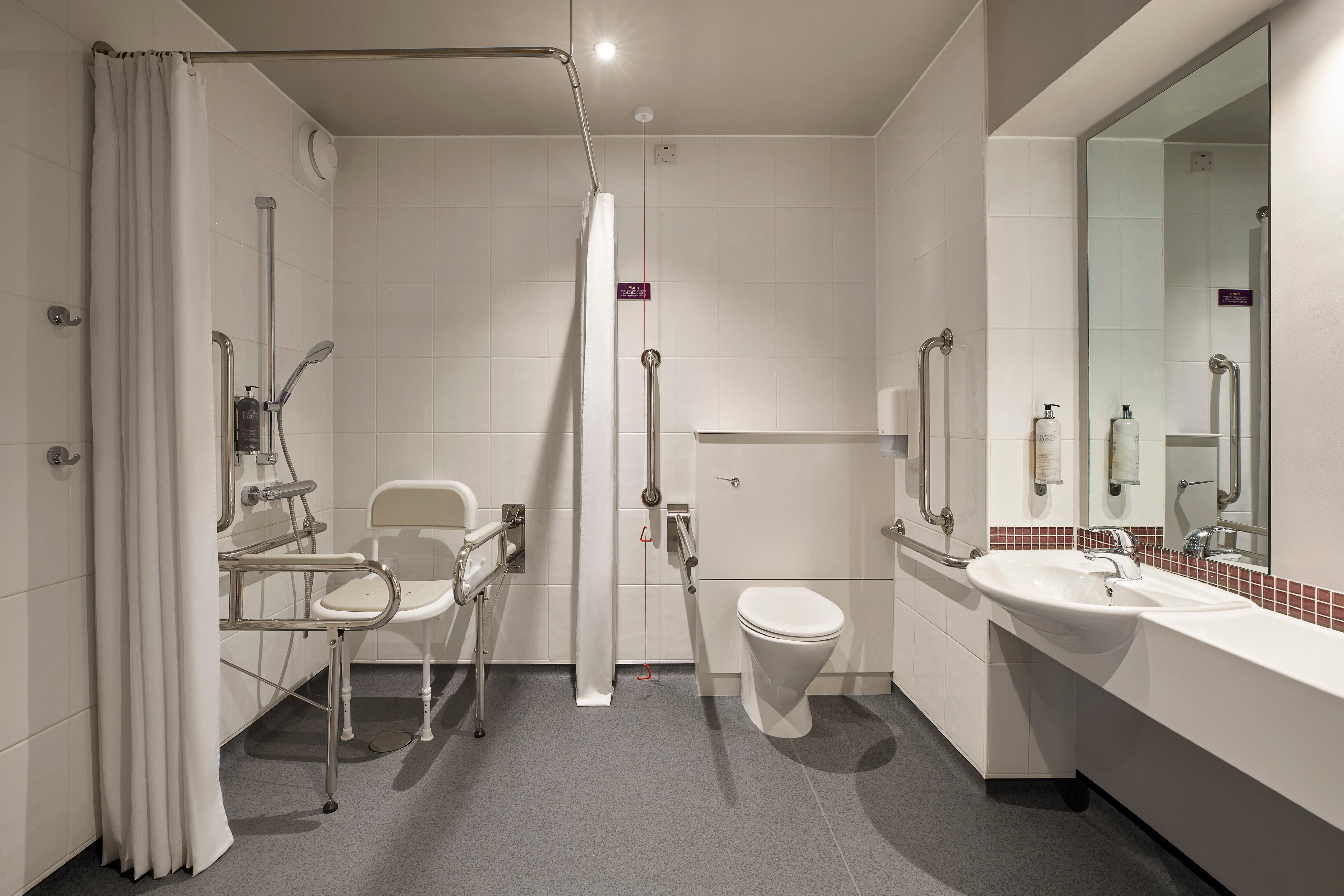 Фото Premier Inn Dundee West