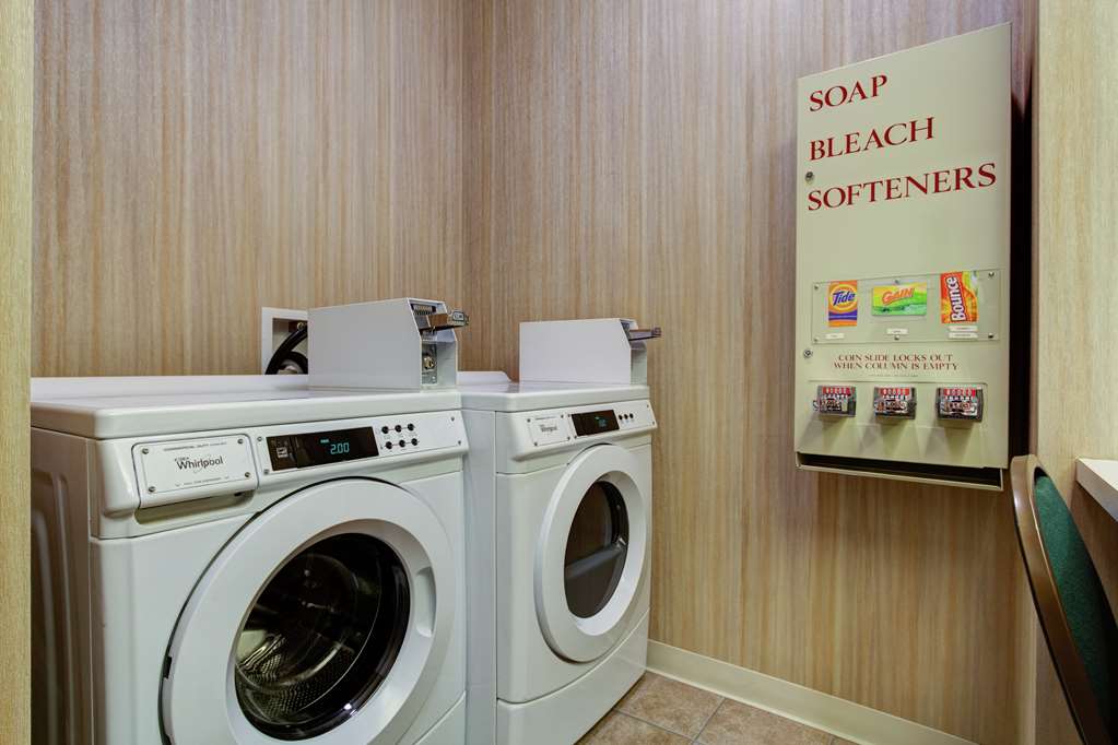 Фото Hampton Inn Salina