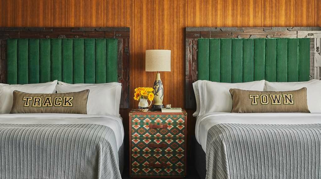 Фото Graduate Eugene