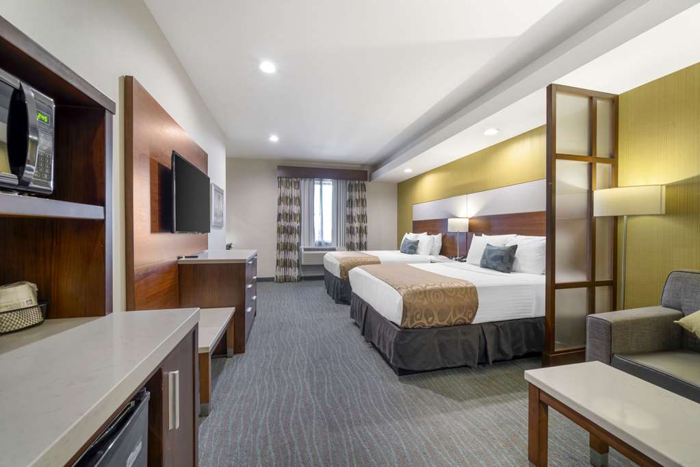 Фото Best Western Plus Gardena Inn & Suites