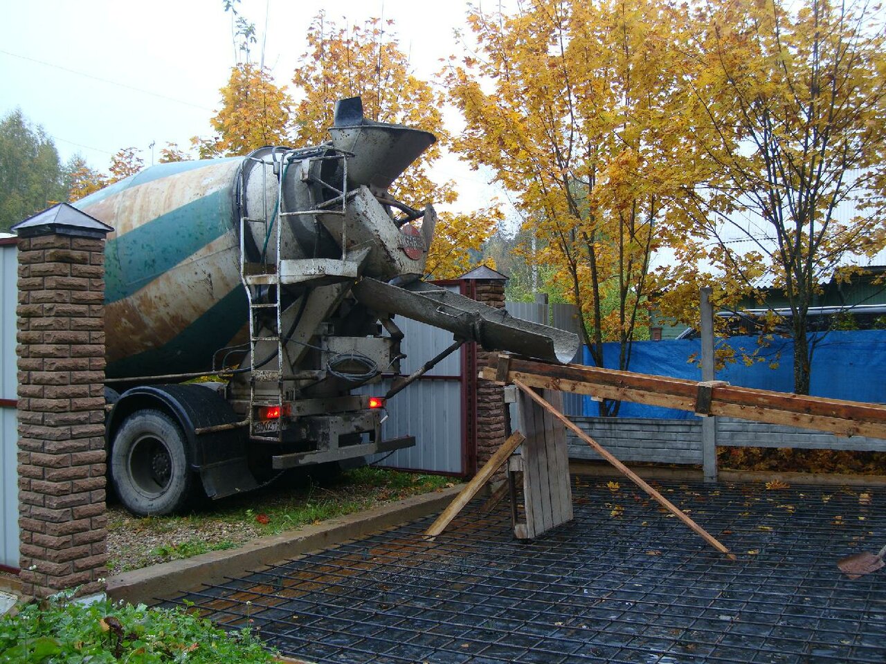 Бетон миксер с длинным желобом