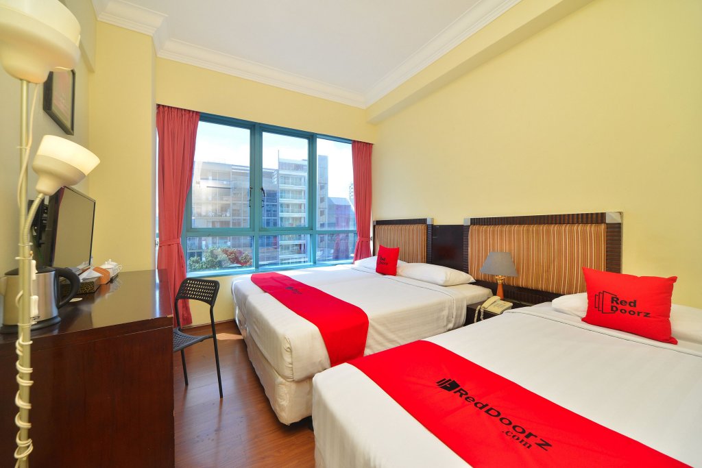 Фото RedDoorz at Aljunied