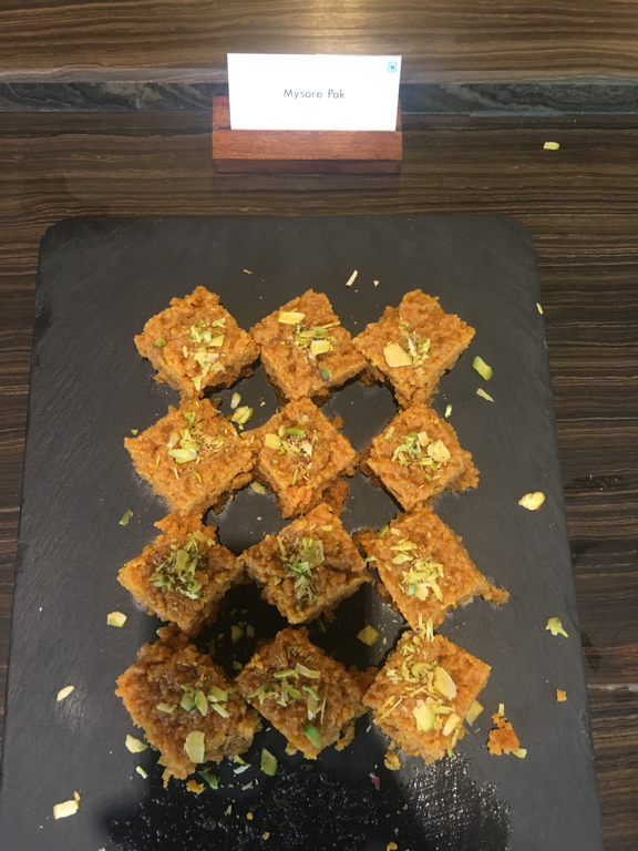 Фото Roseate House