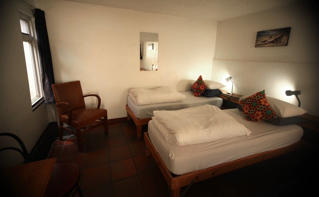 Фото Zebra Crossing Backpackers