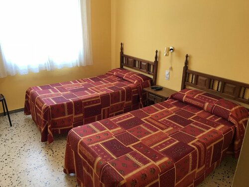 Гостиница Hostal Can Joanet в Камбрильсе