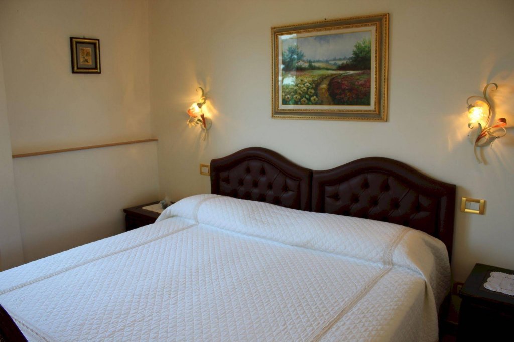 Фото Hotel Kyrton