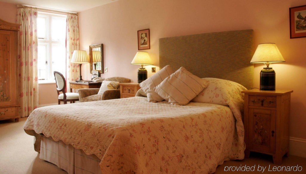 Фото Ockenden Manor Hotel & SPA