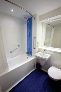 Гостиница Travelodge Cardiff Central
