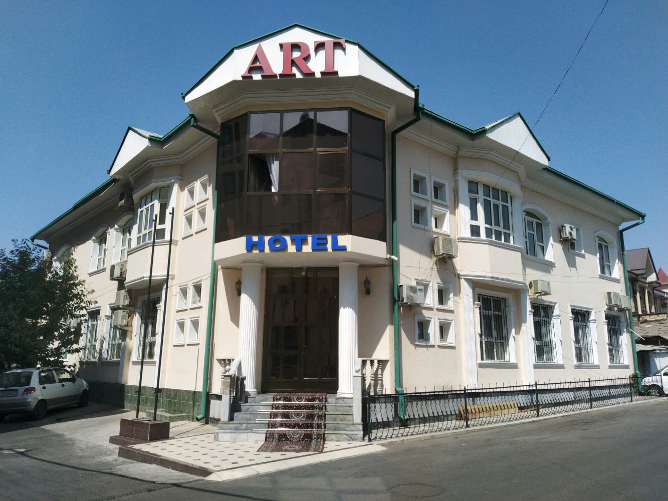 Фото отеля 1