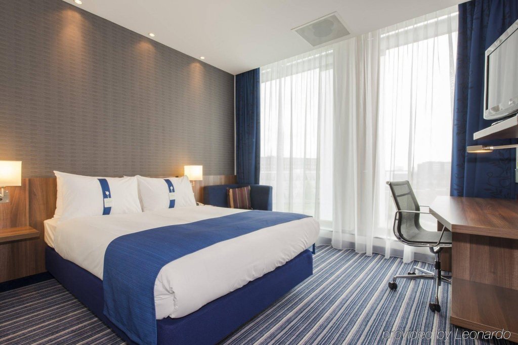Фото Holiday Inn Express Utrecht - Papendorp, an Ihg Hotel