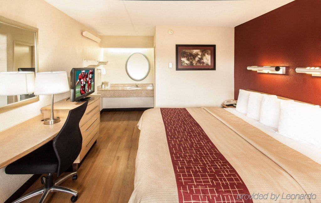 Фото Red Roof Inn Detroit - Dearborn/Greenfield Village