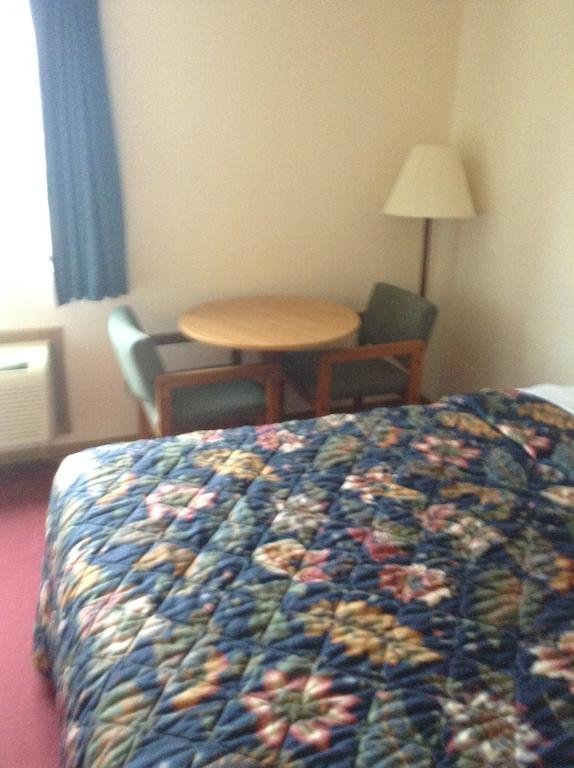 Фото Designer Inn & Suites