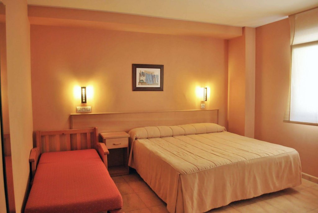 Фото Hostal Goyesco Plaza