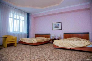 Ekipazh (Almaty, Qalmarjyn kóshesi, 55), hotel
