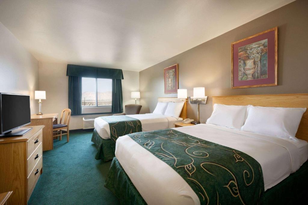 Фото Travelodge by Wyndham Yermo