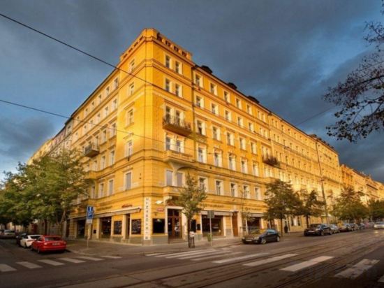 Фото отеля 1