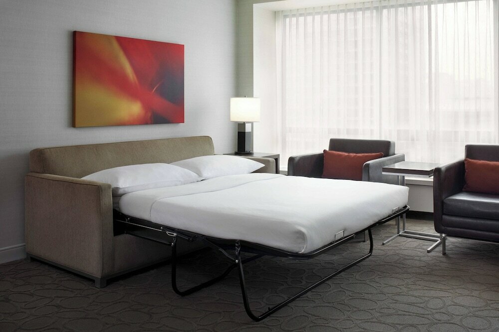 Фото Delta Hotels by Marriott Ottawa City Centre