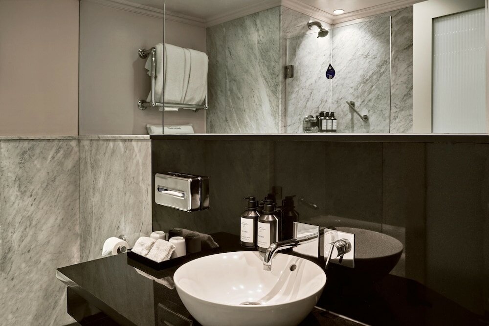 Фото Radisson Blu Edwardian Bond Street Hotel, London