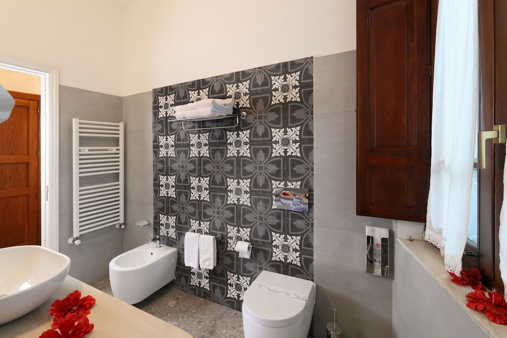Фото Porta Di Mezzo Luxury B&b