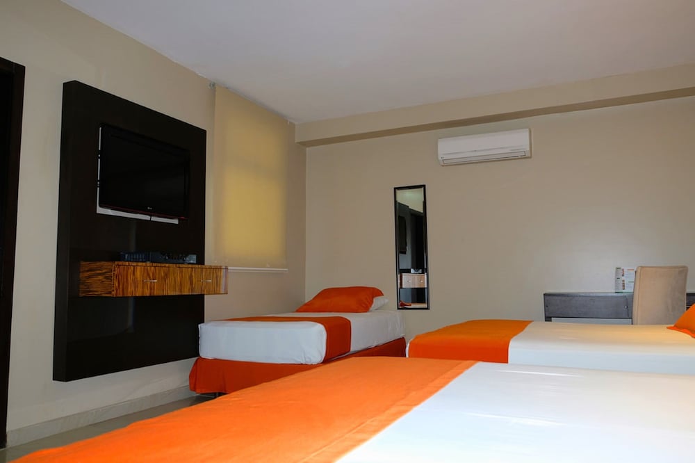 Фото Hotel Los Almendros