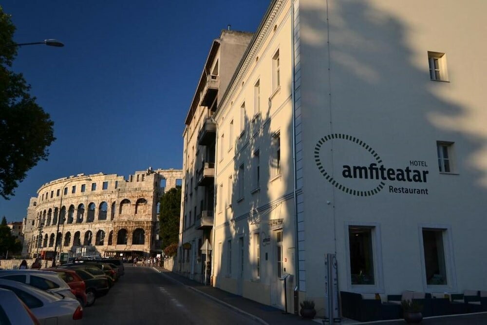 Фото Hotel Amfiteatar