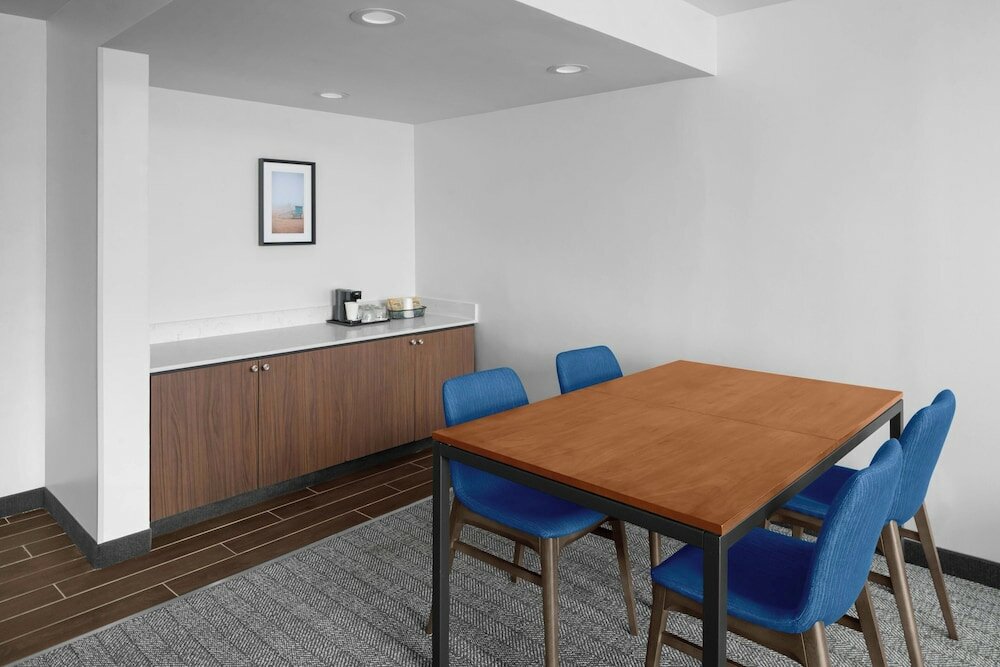 Фото Courtyard by Marriott Fort Lauderdale East/Lauderdale-by-the-Sea