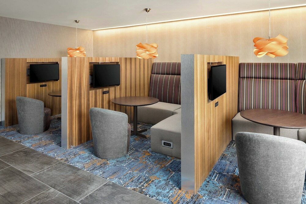 Фото Courtyard by Marriott Seattle Northgate