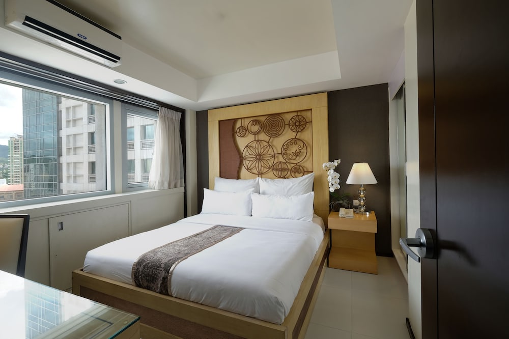 Фото Quest Hotel & Conference Center