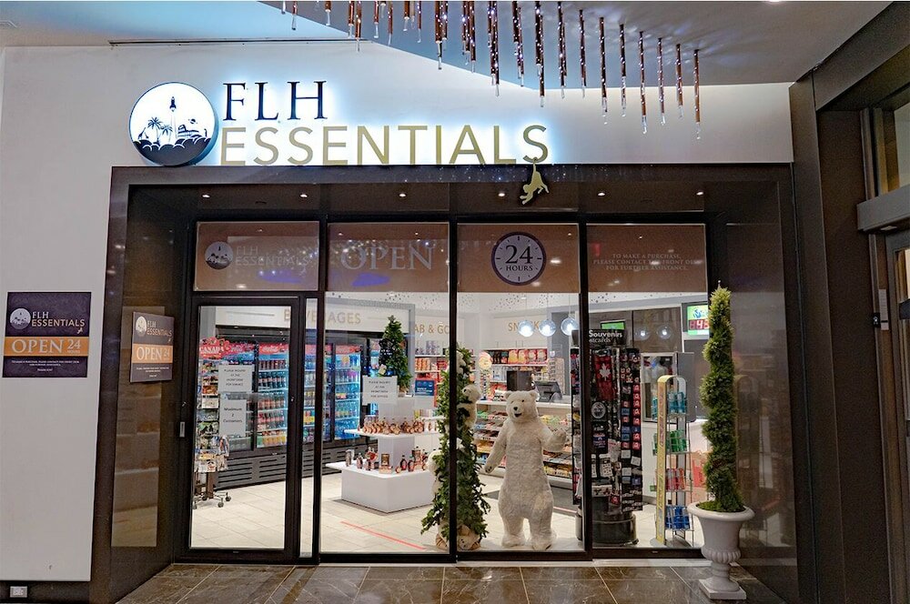 Фото Fantasyland Hotel