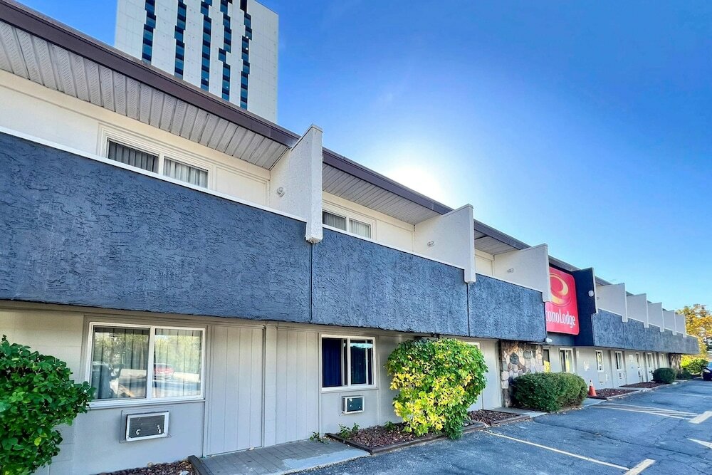 Фото Econo Lodge Motel Village