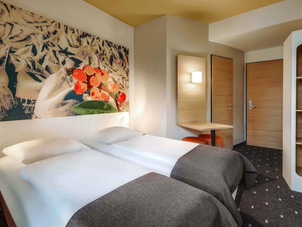 Фото B&b Hotel Bremen-Überseestadt