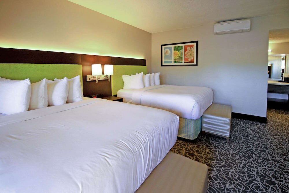 Фото El Sendero Inn, Ascend Hotel Collection