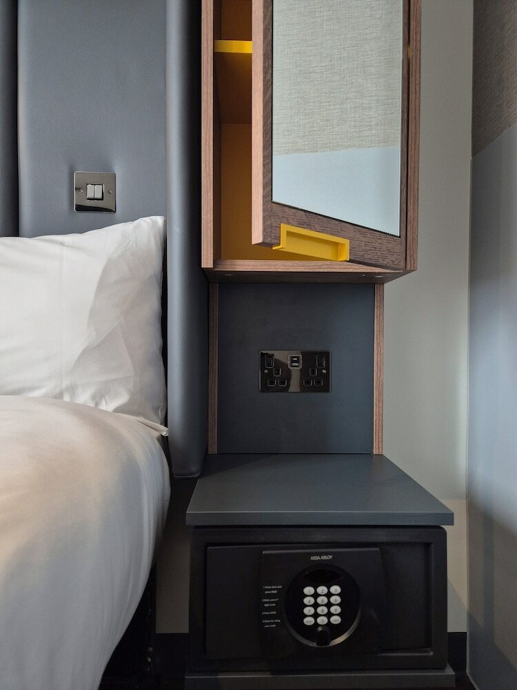 Фото Point A Hotel - Westminster, London