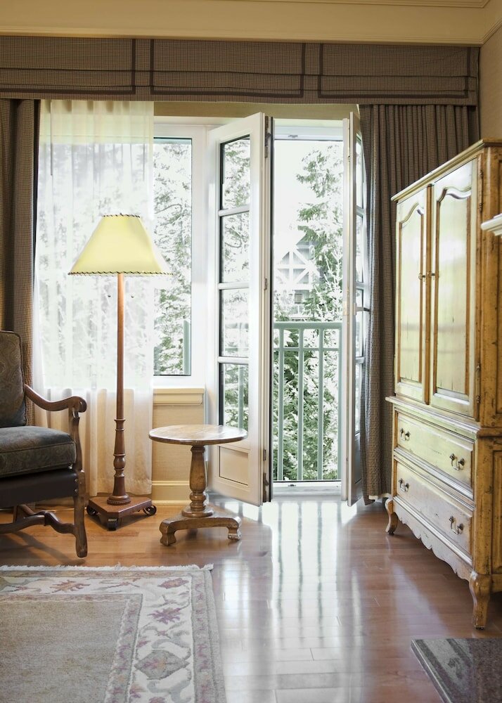 Фото Fairmont Chateau Whistler