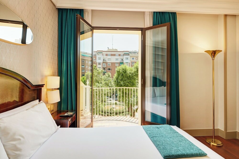 Фото Отель Sercotel Gran Hotel Conde Duque