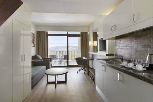 Гостиница Ramada Resort by Wyndham Akbuk в Акбюке