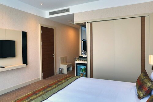 Гостиница Hm Commerce Hotel в Кечиорене