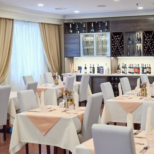 Гостиница Hotel Pushkin в Уральске