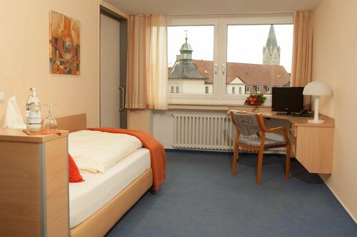 Гостиница In VIA Gäste- und Tagungshaus im Meinwerk-Institut в Падерборне