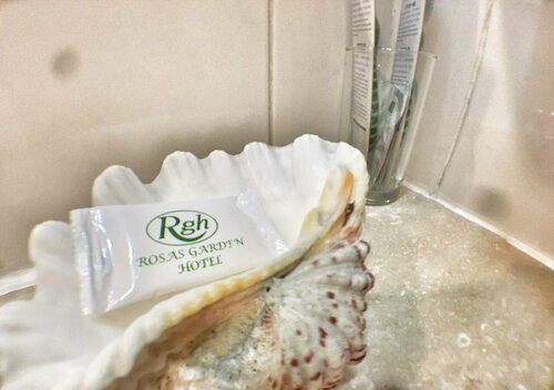 Гостиница Отель Rosas Garden в Маниле