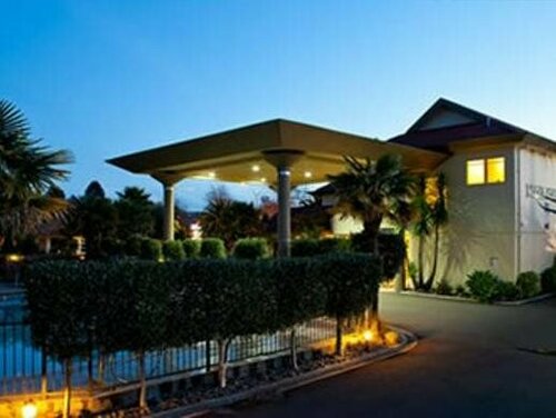 Гостиница Regal Palms Resort в Роторуа