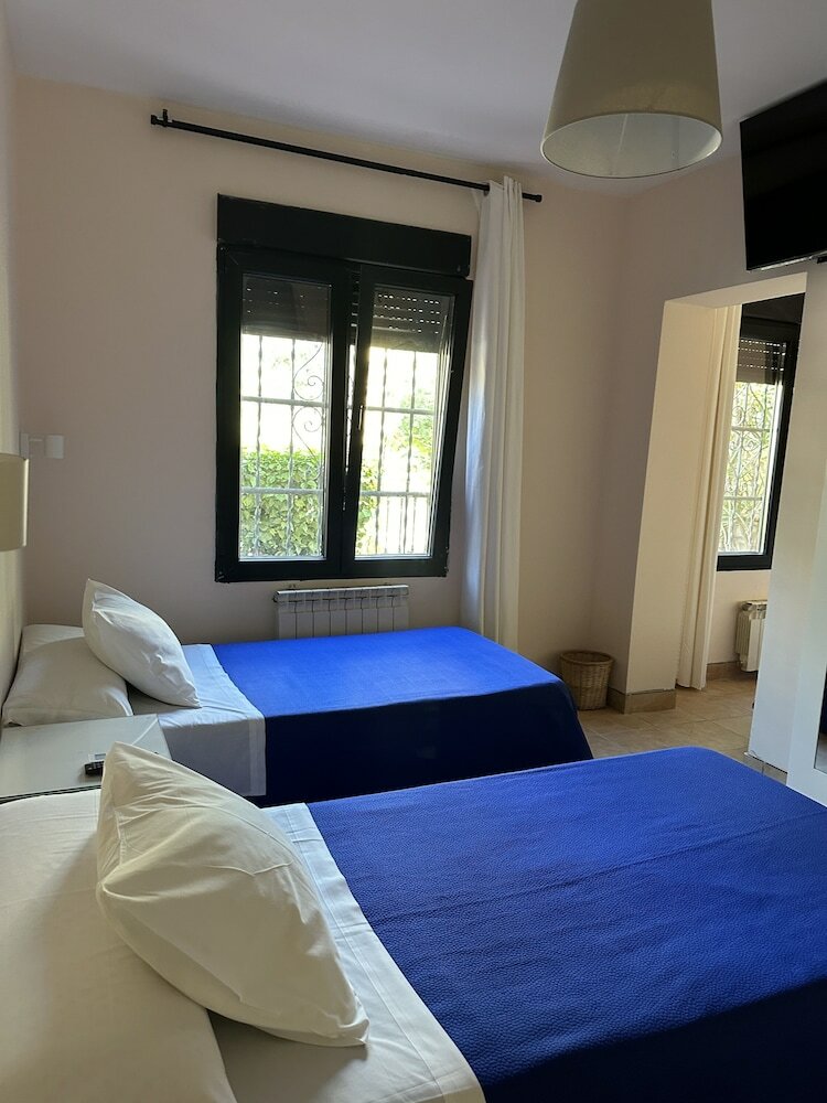 Фото Hostal Moscatel