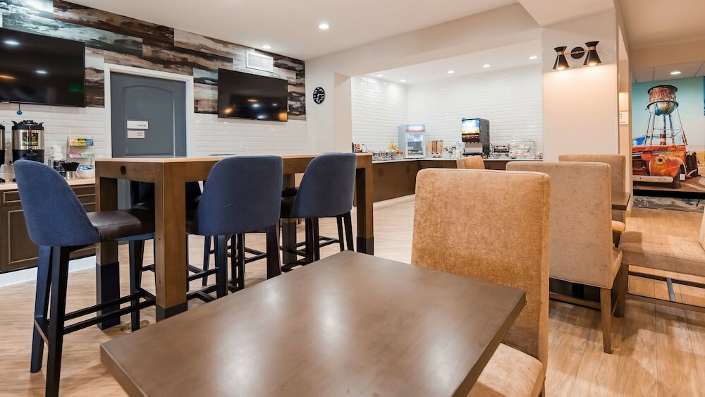 Фото Best Western Plus New Barstow Inn & Suites
