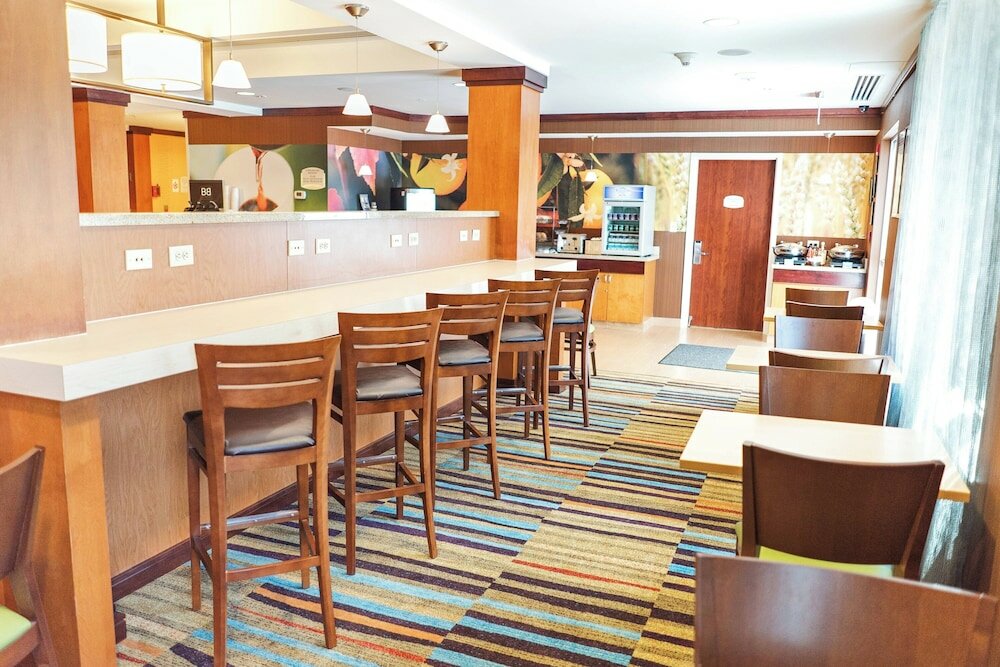 Фото Fairfield Inn by Marriott Medford Long Island