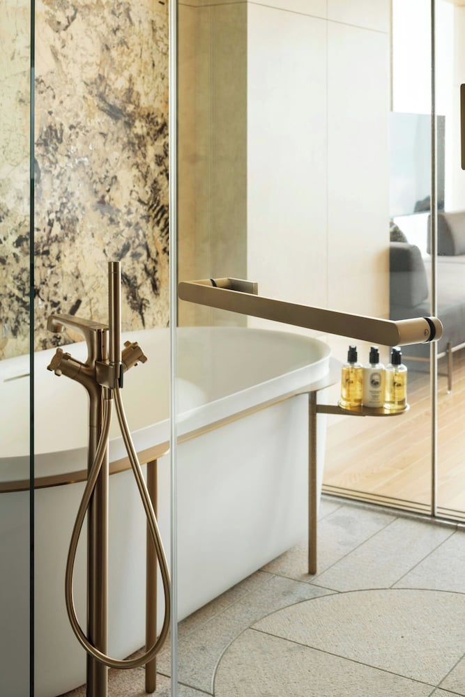 Фото The Ritz-Carlton, Fukuoka