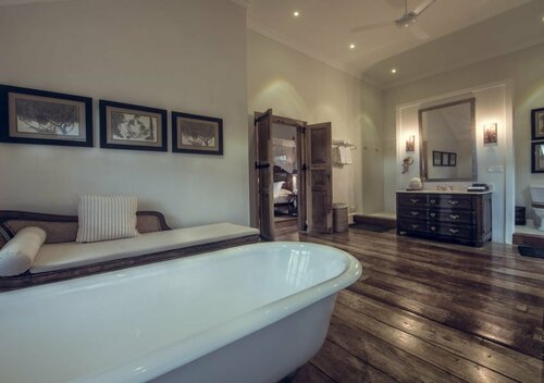 Гостиница Вилла Taru Villas - Rampart Street в Галле
