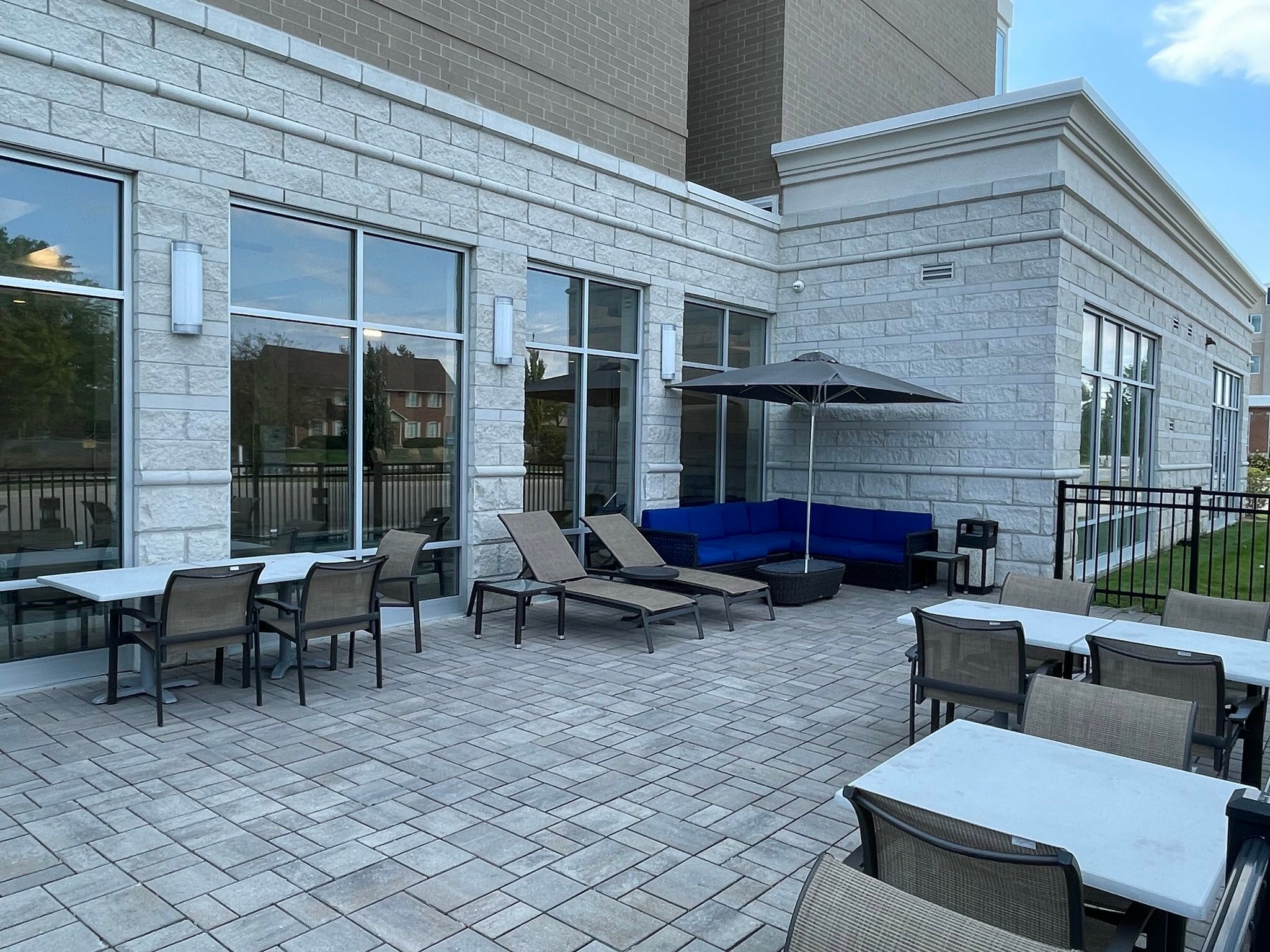 Фото Holiday Inn & Suites Farmington Hills - Detroit Nw