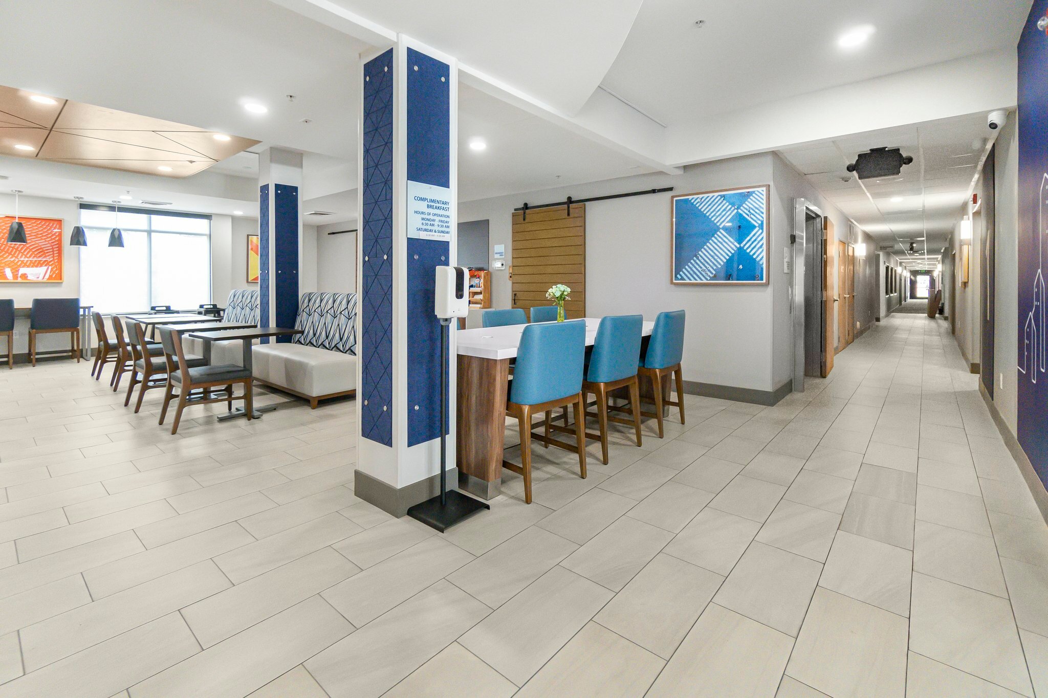 Фото Holiday Inn Express Salt Lake City South - Midvale, an Ihg Hotel