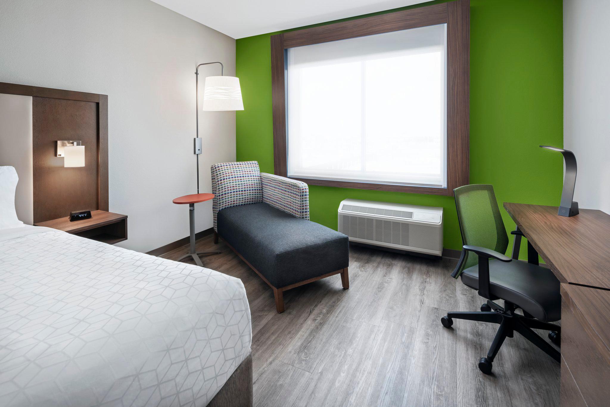 Фото Holiday Inn Express & Suites Midland Loop 250, an Ihg Hotel